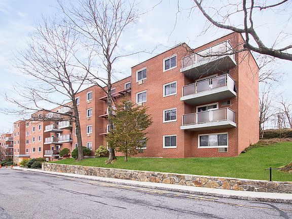 2nd image of 370 Central Ave #3M