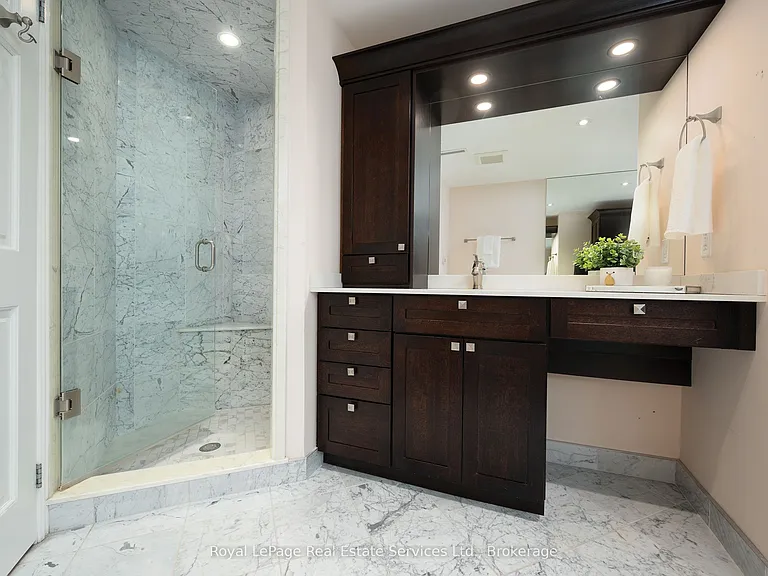 100 Lakeshore Rd E #1105 — Photo 20