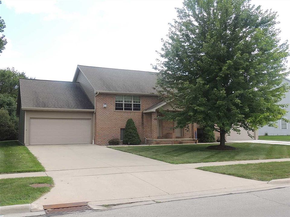 1st image of 102 E River Dr