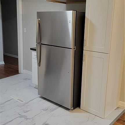 5th image of 13629 Belmead Ave