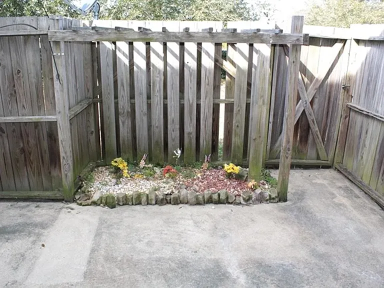 2345 Vineyard Dr #E-4 — Photo 23