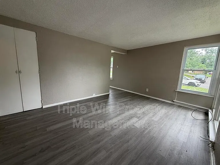10 Saint Celeste Dr — Photo 9
