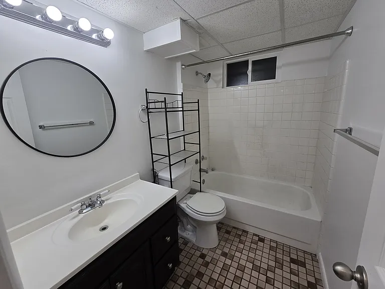 744 E 4200 S — Photo 19