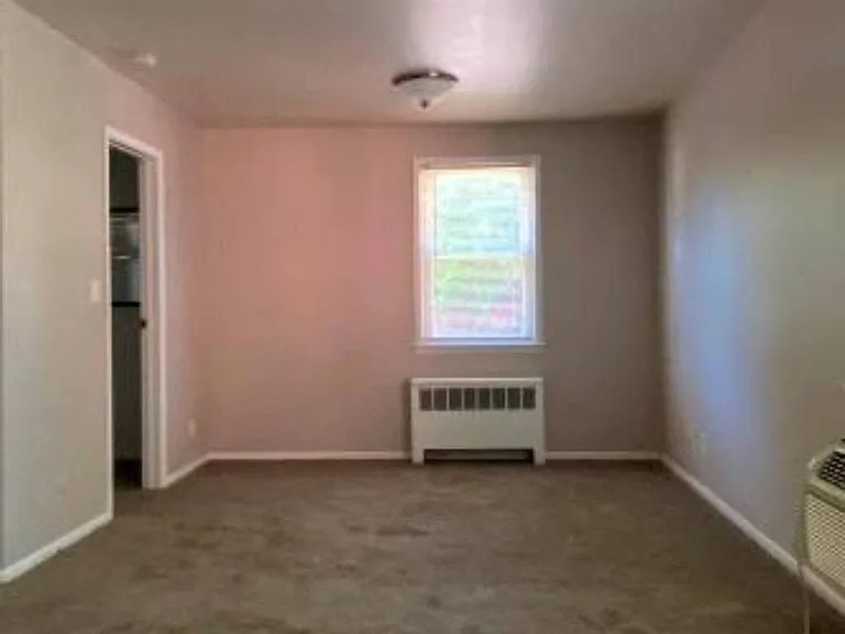 Riverhill Apartments — Photo 36
