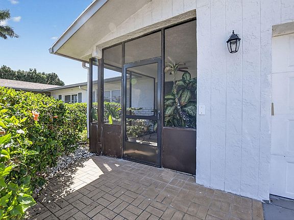 3rd image of 6277 Overland Place