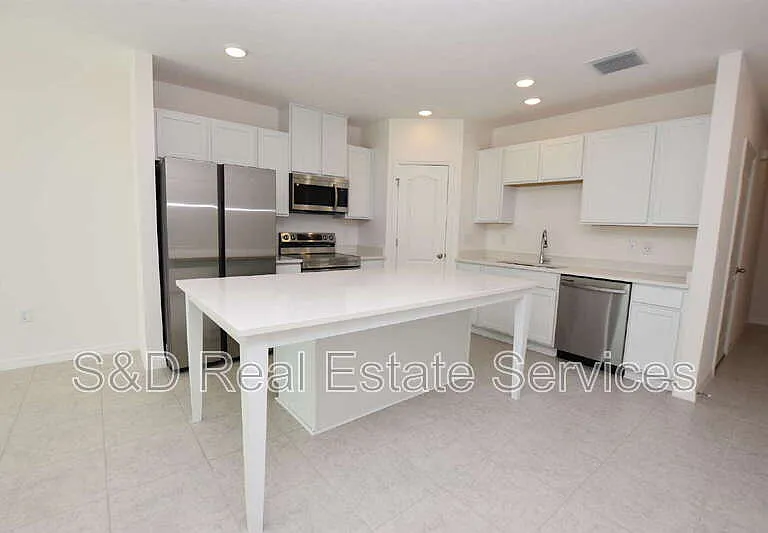 3913 Academia Ave — Photo 3