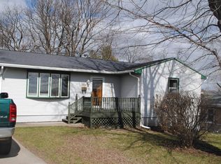 2839 Ridgeway Ave, Dubuque, IA 52001