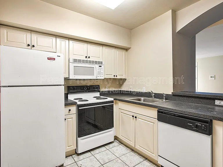 Poythress Apartments — Photo 64