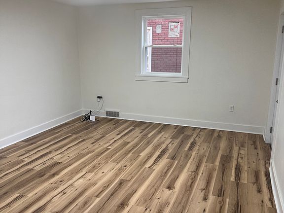 4th image of 147 S Mount Vernon Ave #1