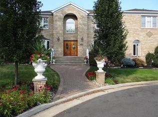 14 Tamagnini Ct, Edison, NJ 08820