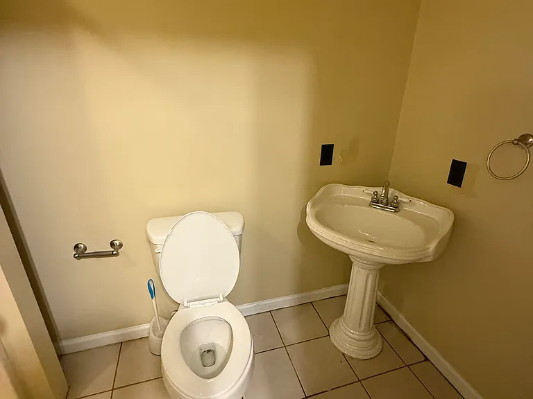 204 Lodgecliffe Ct — Photo 13
