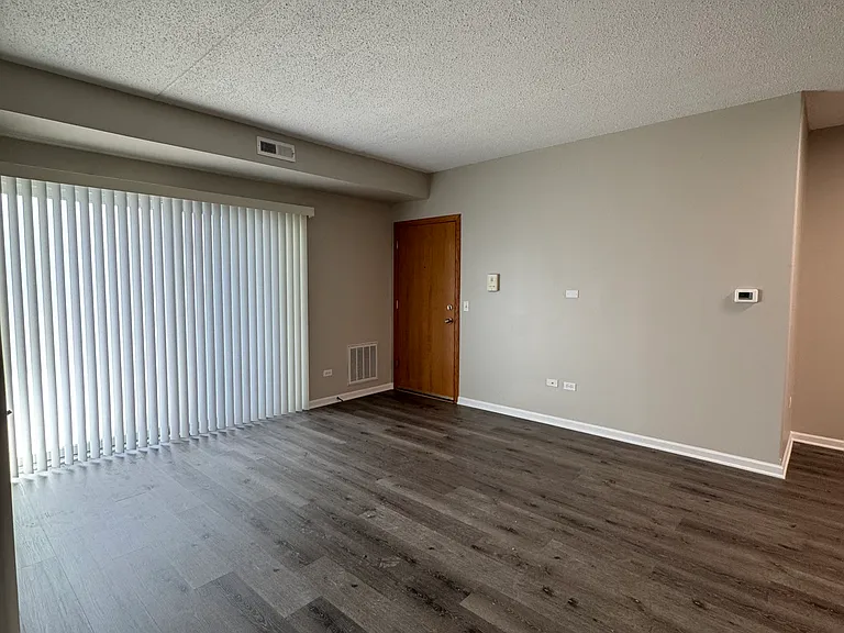 5045 N Northwest Hwy #201 — Photo 13