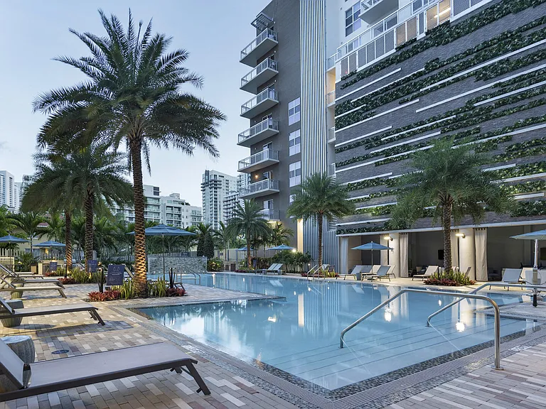 Blu27 at Edgewater — Photo 71