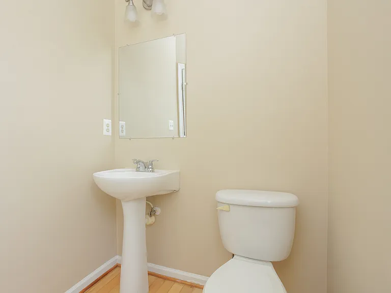 500 Monroe Point Dr — Photo 33