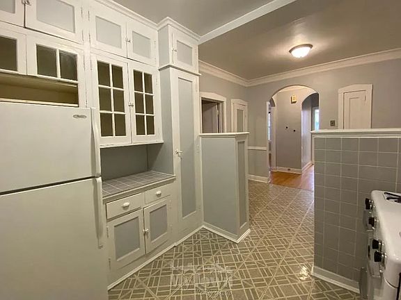 2nd image of 2519 W Winnemac Ave APT 2B