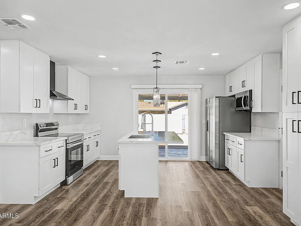 1st image of 1134 E LAS PALMARITAS Drive