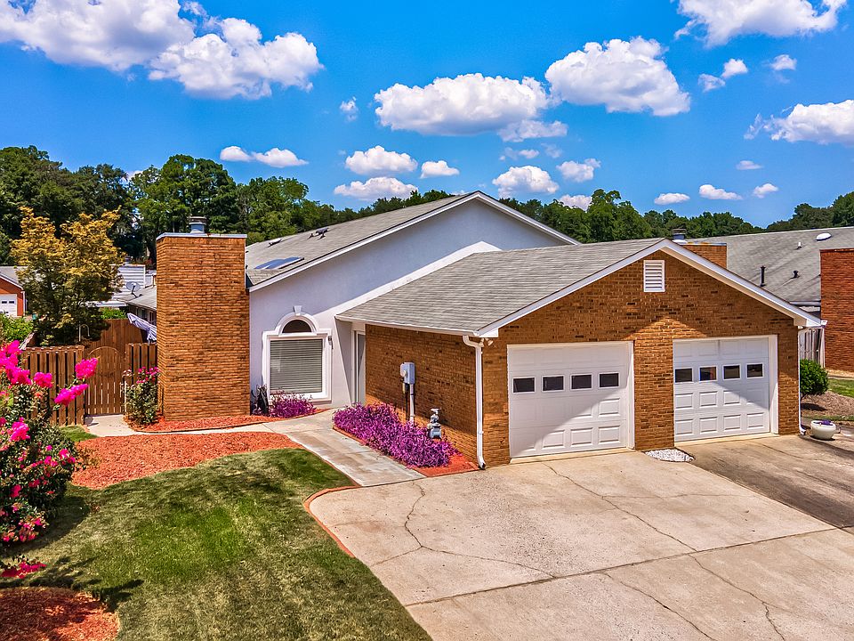1st image of 215 Arbor Way #1