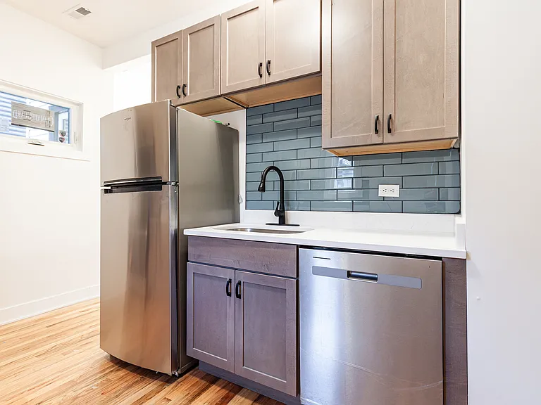 1742 N California Ave #1R — Photo 10