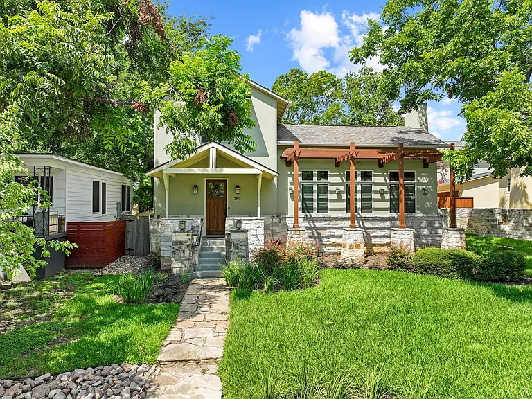 3810 Ridgelea Dr #A — Photo 1