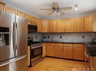 1709 Ridgeview Ct, Parlin, NJ 08859