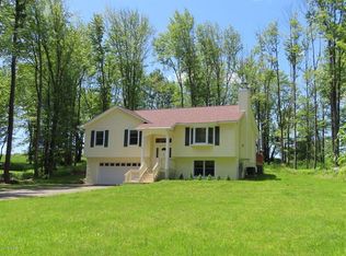51 Deer Laurel Estates Rd, Lake Ariel, PA 18436