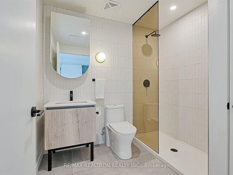 2625 Dundas St W #611 — Photo 14