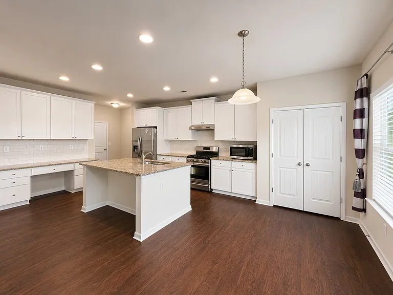 1856 Hanover West Dr — Photo 12