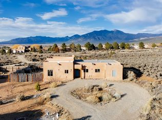 226 Las Olas Dr, Taos, NM 87571