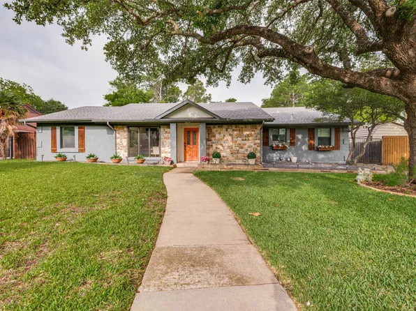 3314 Brookhaven Club Dr, Farmers Branch, TX 75234
