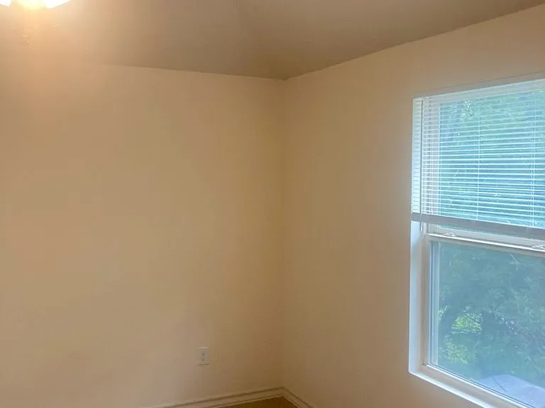 6942 Lakeview Dr — Photo 6