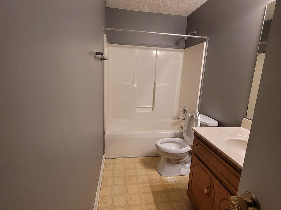 530 Hietts Ln APT E, Clarksville, TN 37043 Zillow