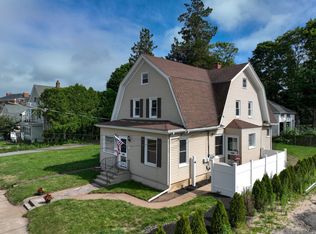 34 Stanton St, Pawcatuck, CT 06379