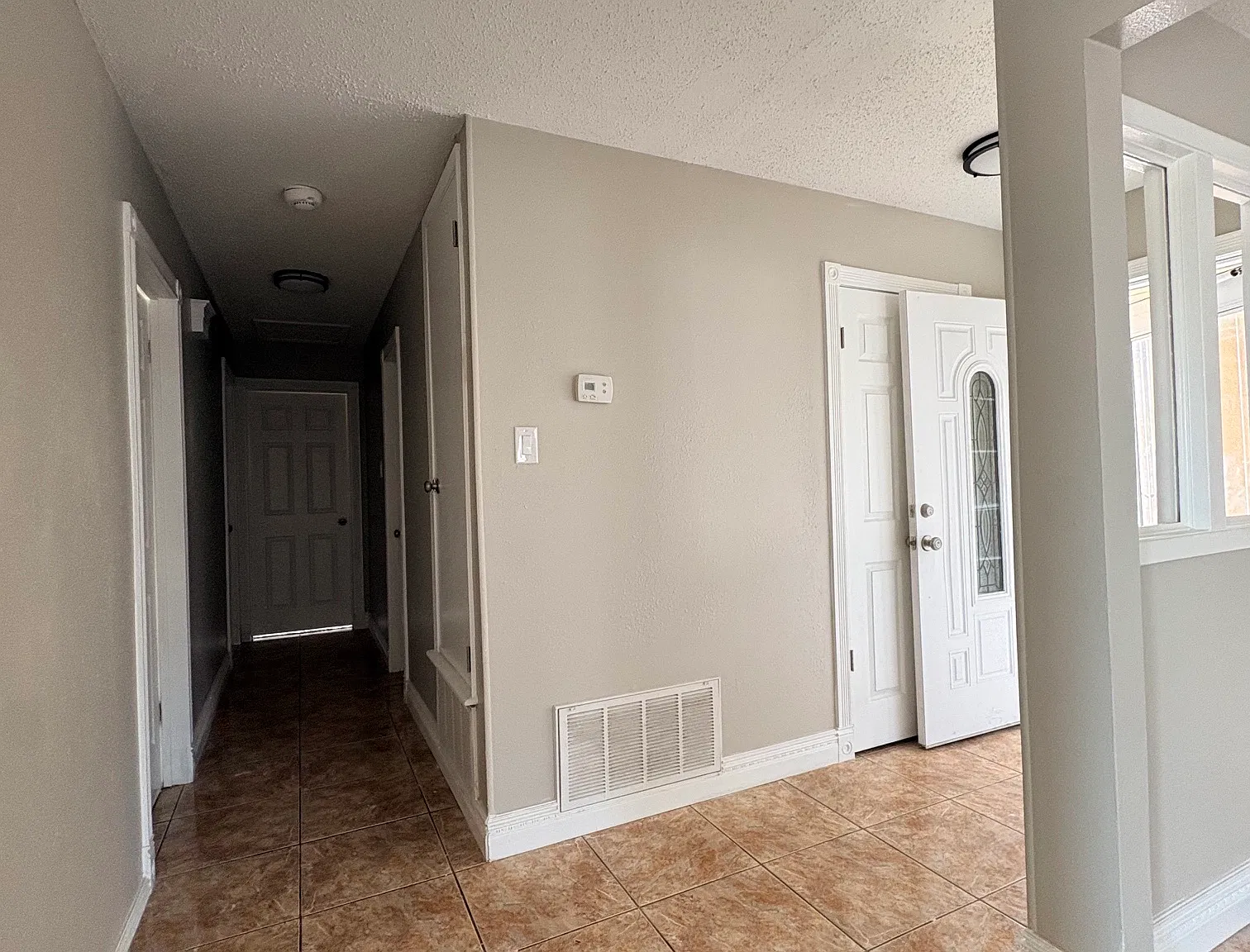 3 bed, 1400 sqft, $1,700 — Photo 3