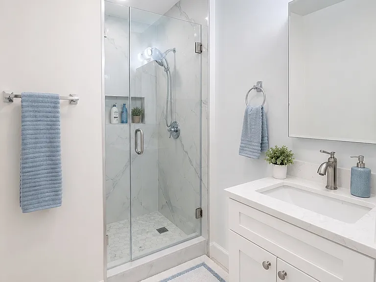 1700 Huntington Dr — Photo 4
