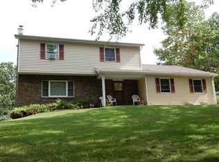 2224 Black Bear Dr, East Stroudsburg, PA 18301