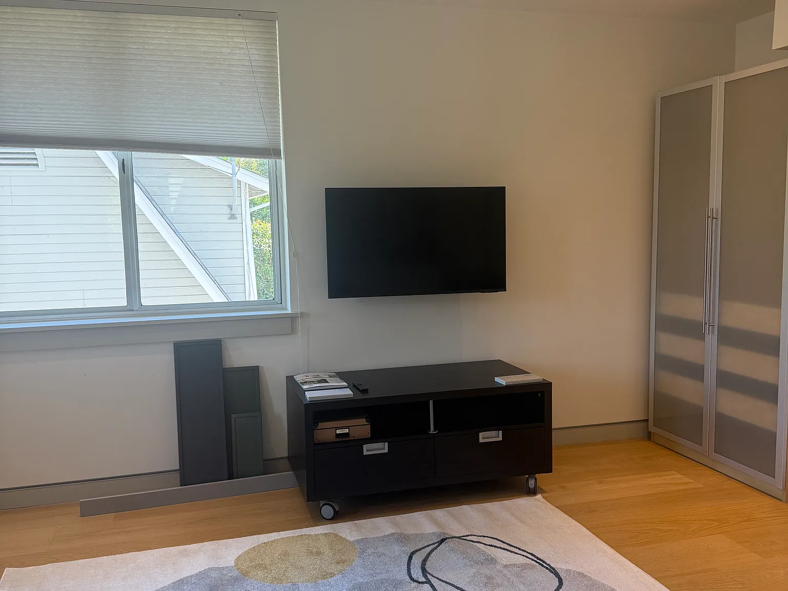 Studio, 800 sqft, $3,500 — Photo 3