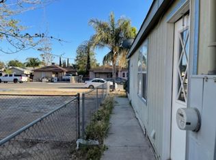 704 1/2 Wilson Ave, Bakersfield, CA 93308
