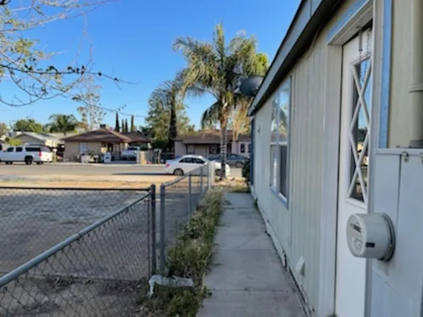 704 1/2 Wilson Ave, Bakersfield, CA 93308