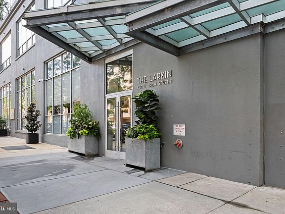 5th image of 2200 Arch St Unit 612
