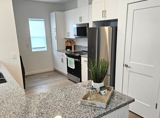 4934 N Arthur Ave #202, Fresno, CA 93705