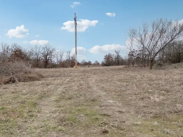 10330 S 417th West Ave, Mannford, OK 74044