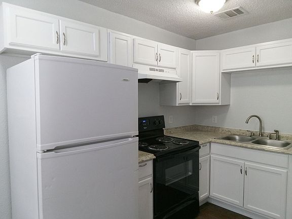 5th image of 1829 Santiago St #1