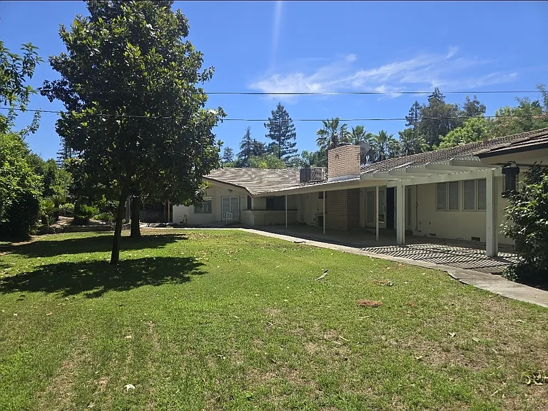 1176 W San Bruno Ave — Photo 70