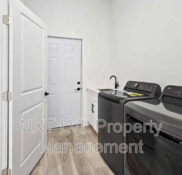 4113 Kismet Pkwy W — Photo 30