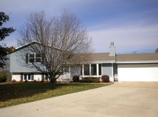 S55W29910 Windcrest Dr, Waukesha, WI 53189
