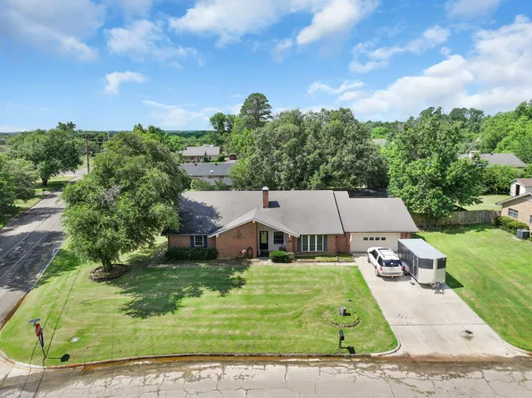 1440 Live Oak St, Sulphur Springs, TX 75482