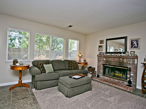 5th image of 951 Glencreek Dr