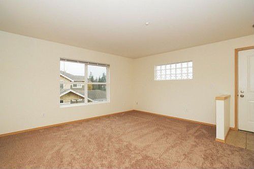 1st image of 1652 25th Pl NE Unit 201
