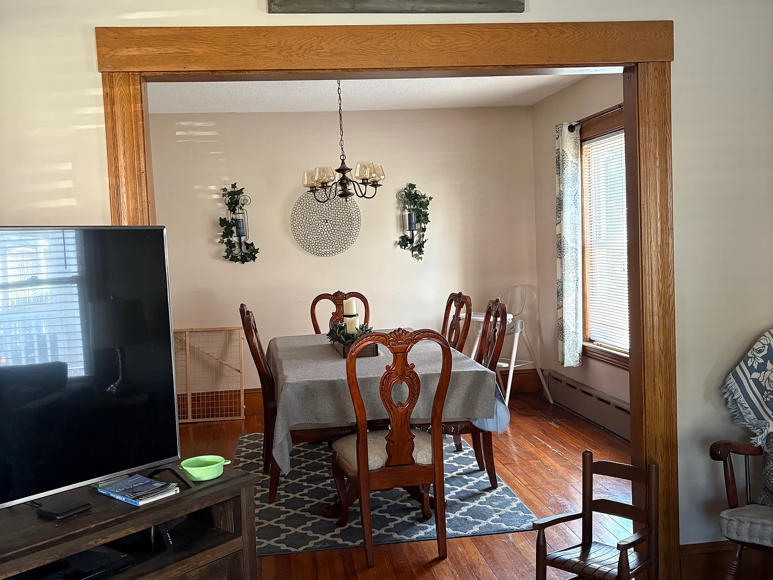 3 bed, 1800 sqft, $2,100 — Photo 3