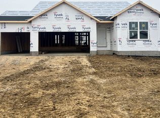 7408 Country Ridge Dr NW, Cedar Rapids, IA 52405